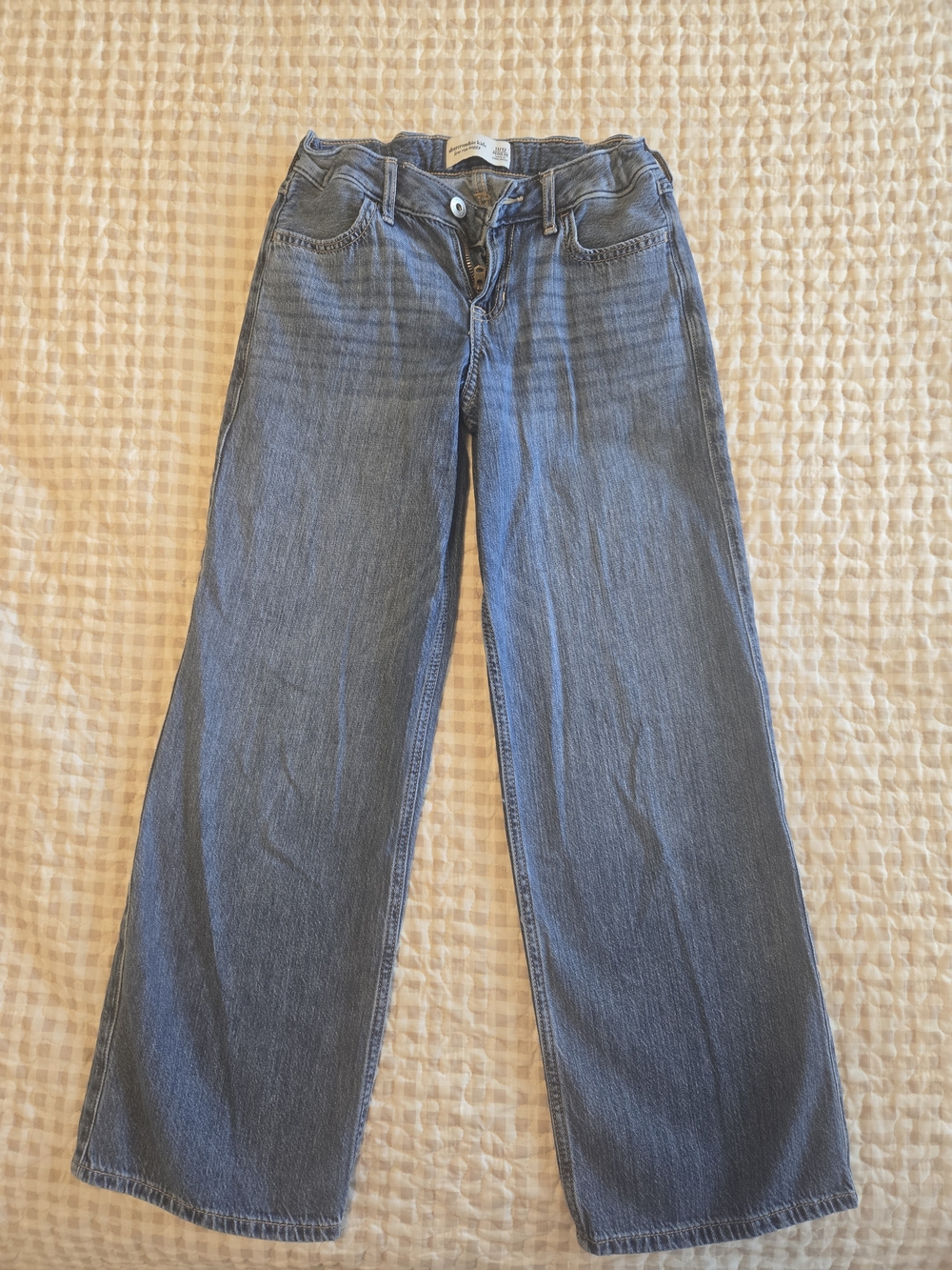 abercrombie Kids Low Rise Baggy Jeans Size 11/12 Bear Detail On Back Pocket